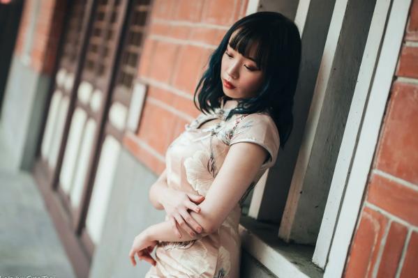    娃娃 - 绝美古典旗袍写真，优雅东方韵味与现代时尚风格碰撞 [108P]第45张图片