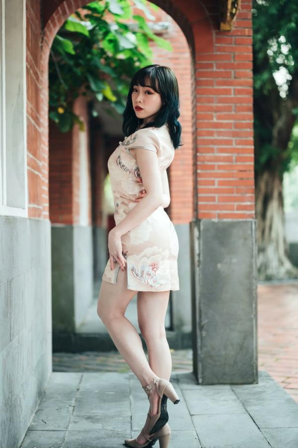    娃娃 - 绝美古典旗袍写真，优雅东方韵味与现代时尚风格碰撞 [108P]第47张图片