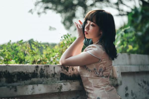    娃娃 - 绝美古典旗袍写真，优雅东方韵味与现代时尚风格碰撞 [108P]第52张图片