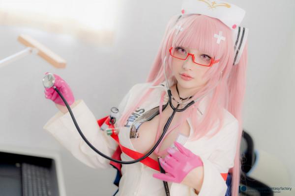    Fantasy-Factory-小丁Ding《碧蓝航线》英仙座护士COS，二次元制服诱惑，高颜值办公室写真（2022.03）第10张图片