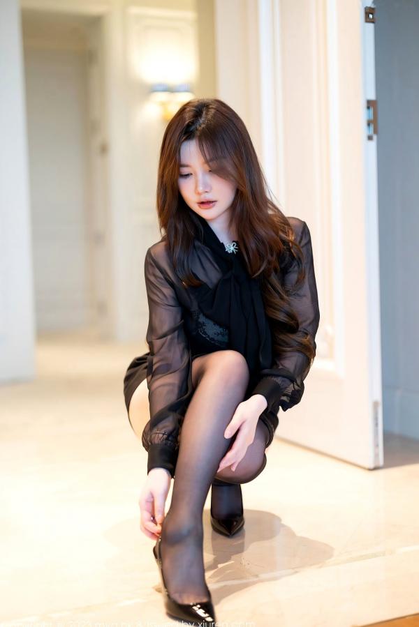    MyGirl美媛馆-649-糯美子-澳门酒店旅拍，黑色透视装搭配蕾丝内衣与黑丝，尽显成熟冷艳高级感私房大片第17张图片