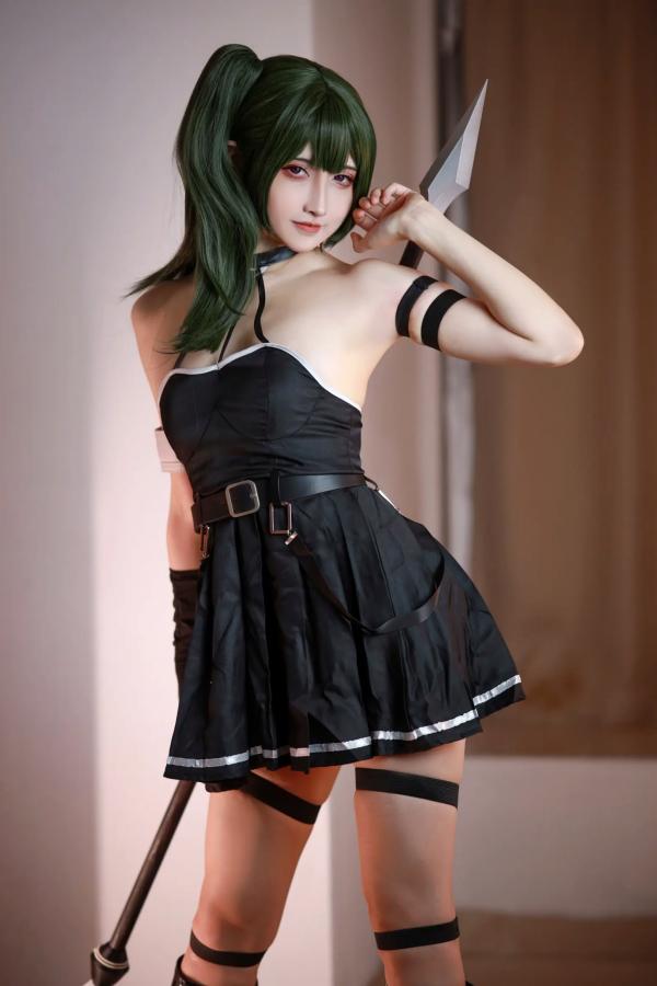    山崎雷纳尤贝尔Cosplay写真：动漫角色扮演，黑色战裙与漆皮长靴的冷艳性感演绎第8张图片