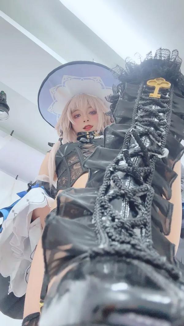    PoppaChan - 赫塔 (The Herta) 二次元私房Cosplay - 极致性感福利诱惑，完美还原角色神韵 [114P]第35张图片