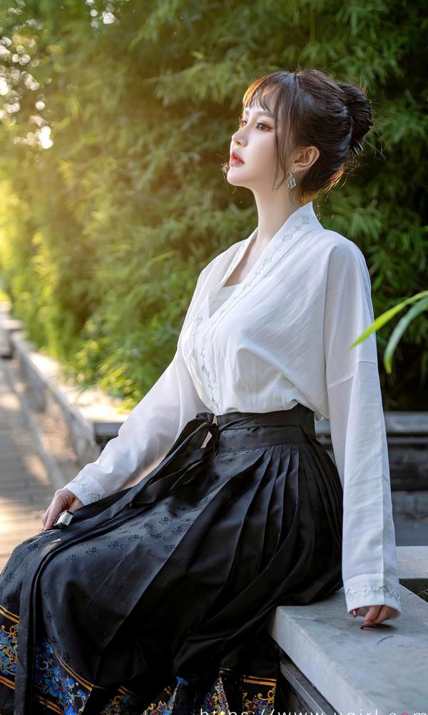    UGirlsApp尤果圈-2674-青树-《节日主题》古风国风写真 - 雅致古典白裙中式美少女大尺度私房第6张图片