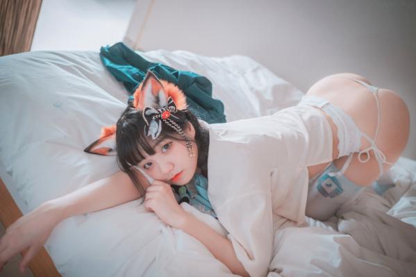    韩国美女Jenny정제니：灵动小狐狸COS系列，改良汉服与性感内衣的极致诱惑，私房大尺度无圣光福利写真第28张图片