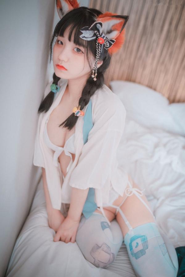    韩国美女Jenny정제니：灵动小狐狸COS系列，改良汉服与性感内衣的极致诱惑，私房大尺度无圣光福利写真第39张图片