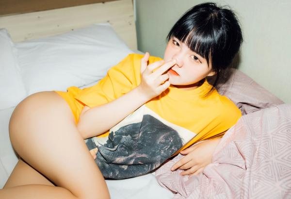    韩国美女Jenny定格居家私房与运动街拍，甜美可爱又不失灵动性感，展现迷人青春活力第12张图片
