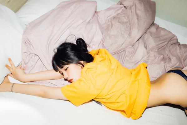    韩国美女Jenny定格居家私房与运动街拍，甜美可爱又不失灵动性感，展现迷人青春活力第19张图片