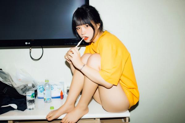    韩国美女Jenny定格居家私房与运动街拍，甜美可爱又不失灵动性感，展现迷人青春活力第25张图片