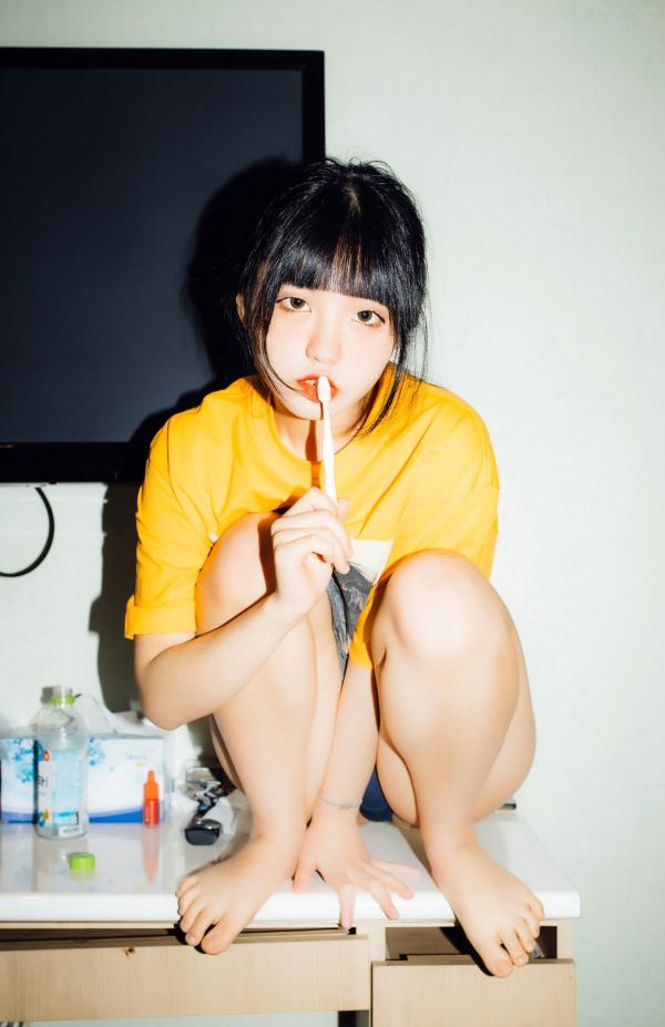    韩国美女Jenny定格居家私房与运动街拍，甜美可爱又不失灵动性感，展现迷人青春活力第28张图片
