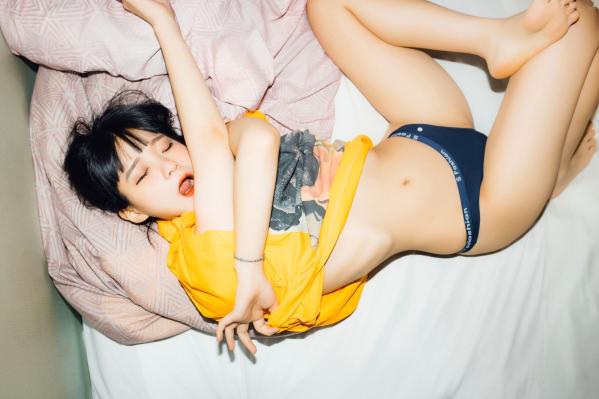    韩国美女Jenny定格居家私房与运动街拍，甜美可爱又不失灵动性感，展现迷人青春活力第56张图片