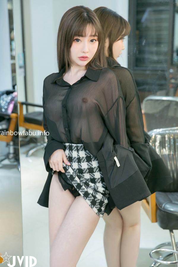    JVID璃奈酱与婕咪：理发店诱惑沙龙，制服若隐若现的极致双生情色大片第98张图片