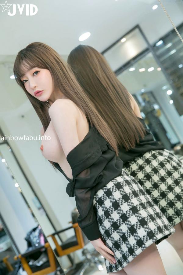   JVID璃奈酱与婕咪：理发店诱惑沙龙，制服若隐若现的极致双生情色大片第103张图片