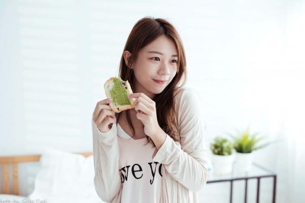   芊聿 - 治愈系清新居家私房照，温暖卧室甜美少女写真 [96P]第31张图片