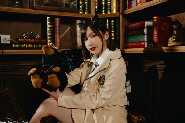    柯姿 - 哈利波特魔法学院风学生服，猫耳俏皮制服诱惑，唯美书房写真 [93P]第6张图片