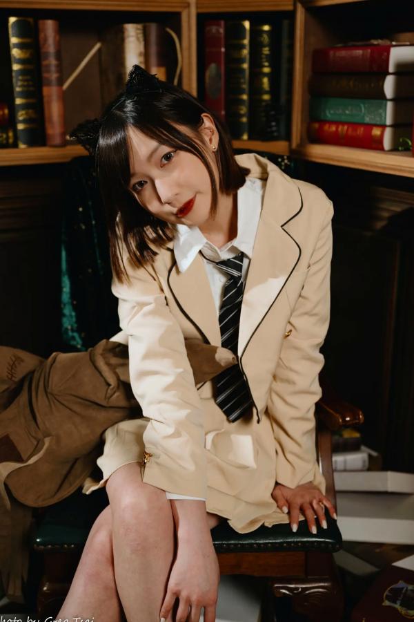    柯姿 - 哈利波特魔法学院风学生服，猫耳俏皮制服诱惑，唯美书房写真 [93P]第18张图片
