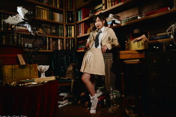    柯姿 - 哈利波特魔法学院风学生服，猫耳俏皮制服诱惑，唯美书房写真 [93P]第24张图片