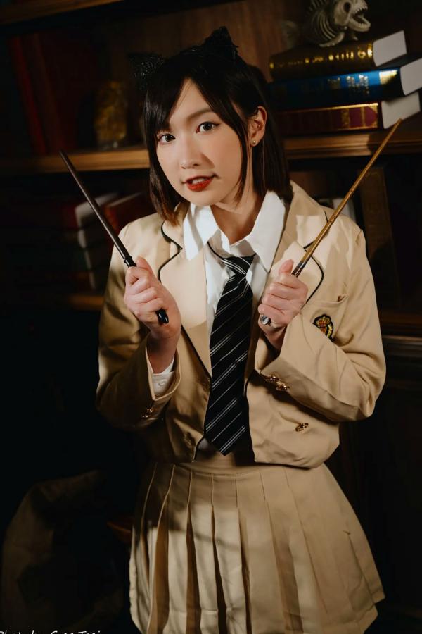    柯姿 - 哈利波特魔法学院风学生服，猫耳俏皮制服诱惑，唯美书房写真 [93P]第35张图片