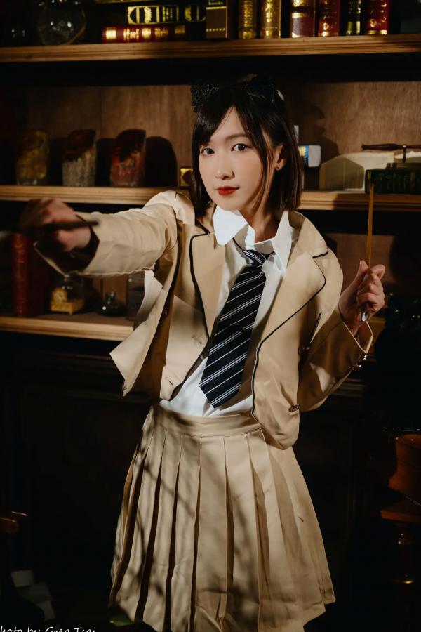    柯姿 - 哈利波特魔法学院风学生服，猫耳俏皮制服诱惑，唯美书房写真 [93P]第40张图片