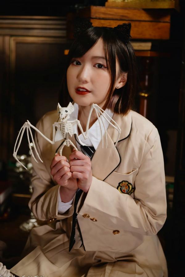    柯姿 - 哈利波特魔法学院风学生服，猫耳俏皮制服诱惑，唯美书房写真 [93P]第72张图片
