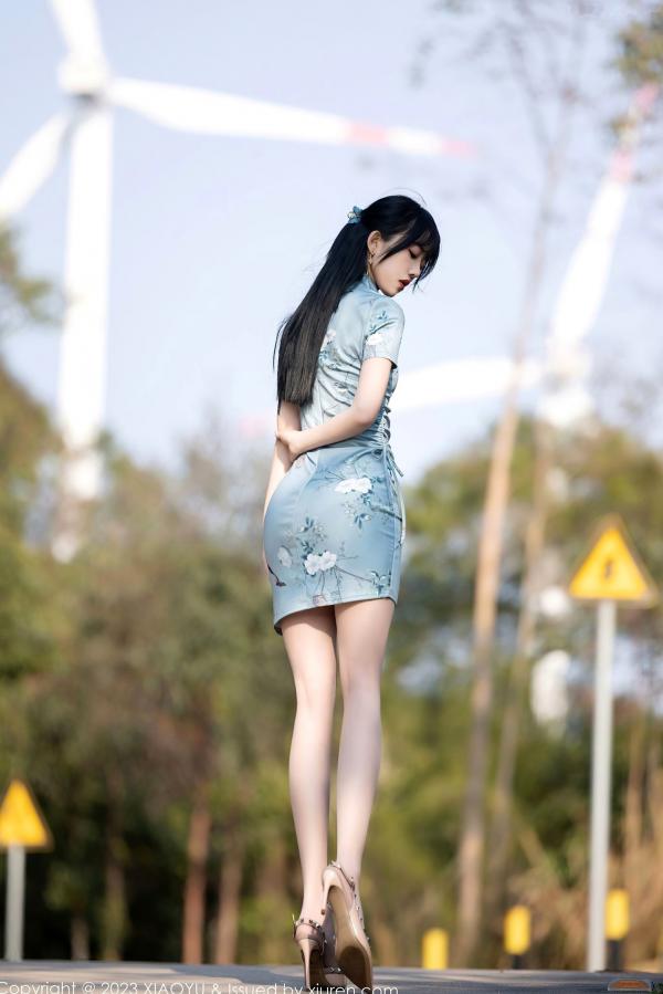    XiaoYu语画界997-极品女神奶瓶车拍写真-蓝灰旗袍古典韵致与粉色内衣极致诱惑-双风格演绎唯美身姿-2023.03.30第4张图片
