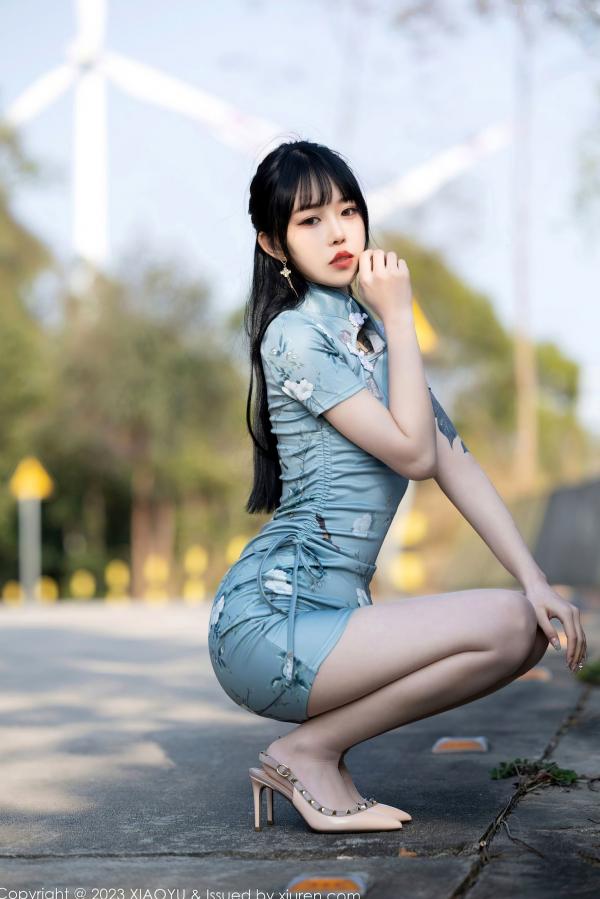    XiaoYu语画界997-极品女神奶瓶车拍写真-蓝灰旗袍古典韵致与粉色内衣极致诱惑-双风格演绎唯美身姿-2023.03.30第9张图片