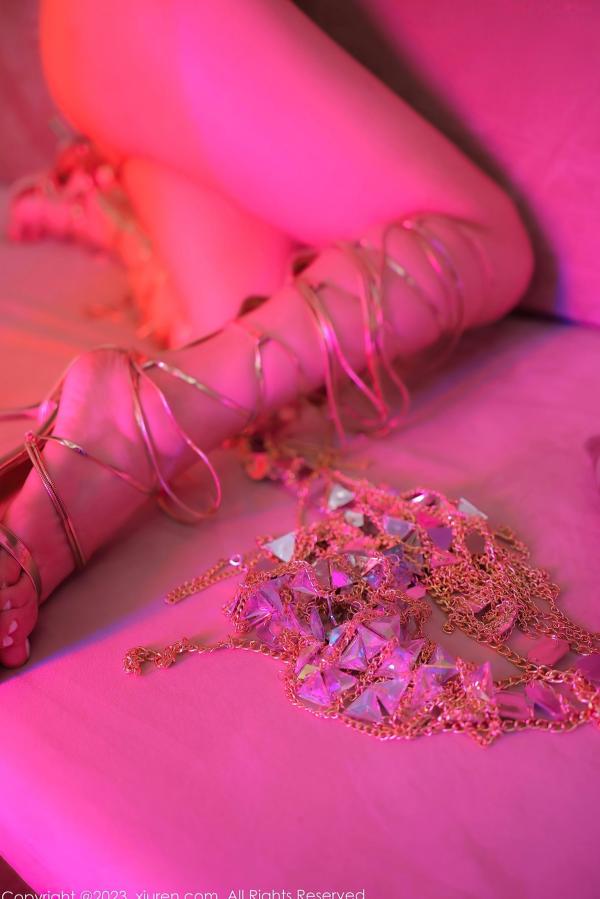    《XiuRen秀人网-7058-大美妞儿-亮片链子比基尼-性感私房照-诱惑波涛胸涌-2023.07.11》第77张图片