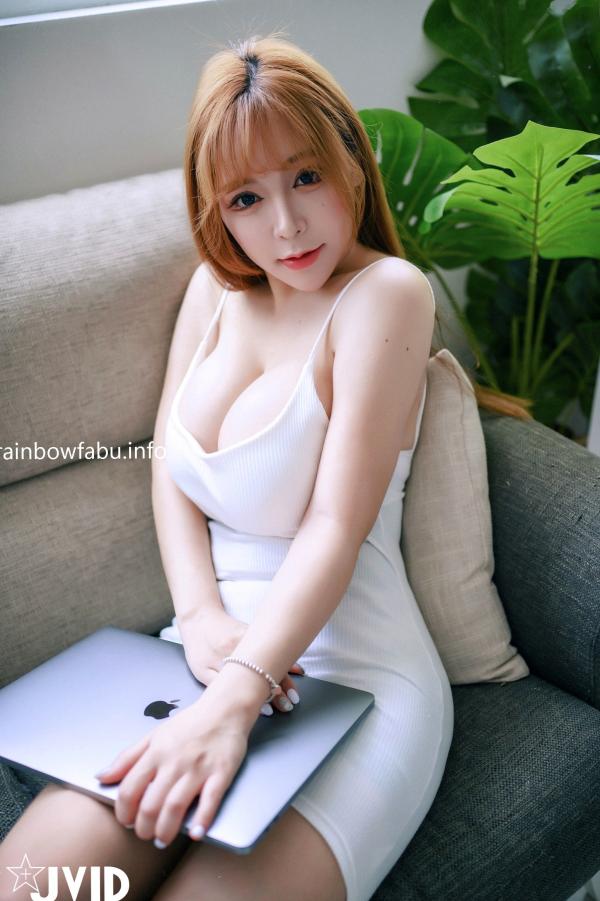    JVID本垒奈-低胸诱惑面试主考官-紧身裙私房写真-职场OL风格-极致身材女神第21张图片