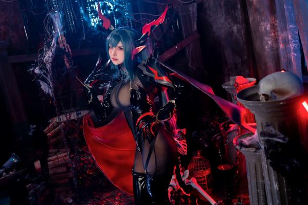    山崎雷纳 - 雷根斯堡：暗黑魔女Cosplay，魅魔漆皮造型极致诱惑与神秘美艳第20张图片