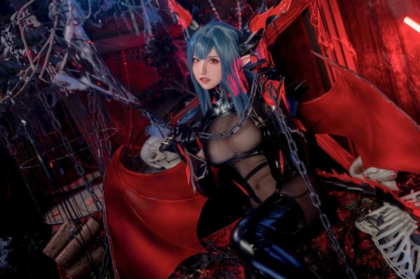    山崎雷纳 - 雷根斯堡：暗黑魔女Cosplay，魅魔漆皮造型极致诱惑与神秘美艳第23张图片