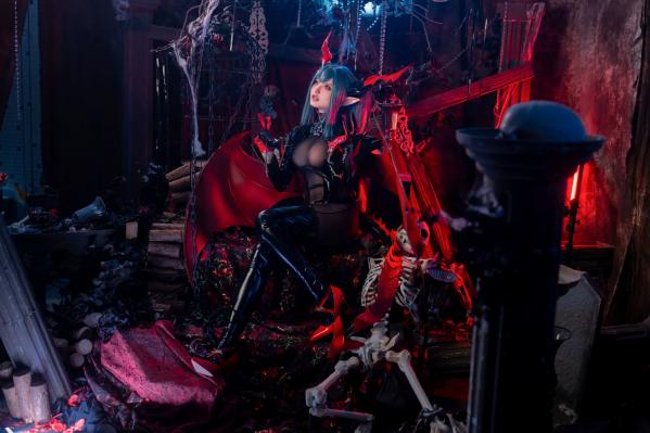    山崎雷纳 - 雷根斯堡：暗黑魔女Cosplay，魅魔漆皮造型极致诱惑与神秘美艳第27张图片