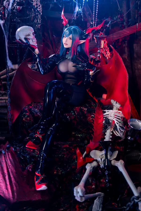    山崎雷纳 - 雷根斯堡：暗黑魔女Cosplay，魅魔漆皮造型极致诱惑与神秘美艳第32张图片
