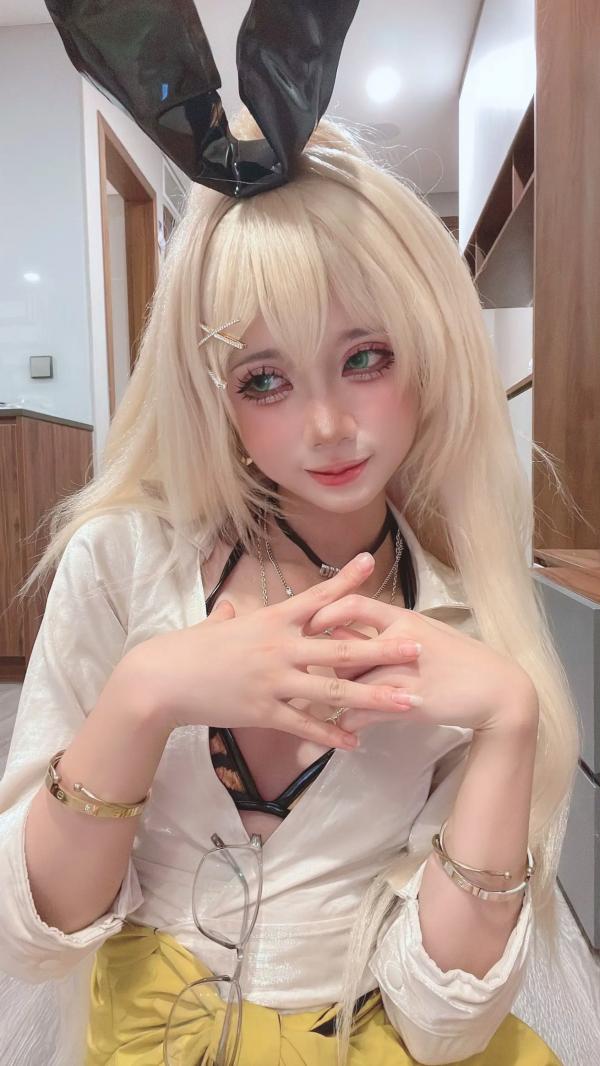    PoppaChan - Rupee 兔女郎角色扮演私房写真，性感豹纹比基尼与玩偶感精致妆容，大尺度大胆互动第2张图片