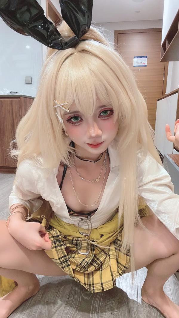    PoppaChan - Rupee 兔女郎角色扮演私房写真，性感豹纹比基尼与玩偶感精致妆容，大尺度大胆互动第14张图片