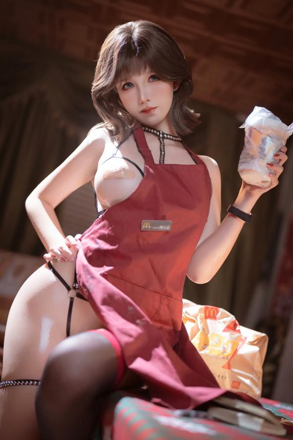    【阿薰kaOri】围裙下的秘密：私房性感角色扮演，诱惑围裙与黑丝的极致视觉盛宴 [172P]第5张图片