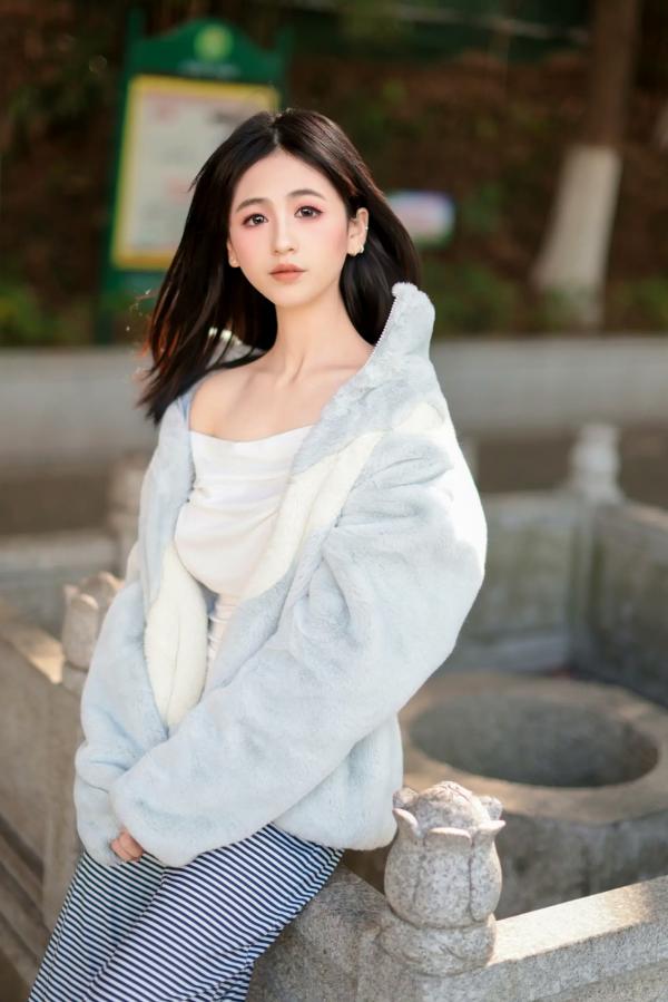    [XR] 奶芙乔乔居家写真：清纯甜美与性感慵懒的完美结合，一字肩上衣演绎迷人私房节奏！[85P]第23张图片
