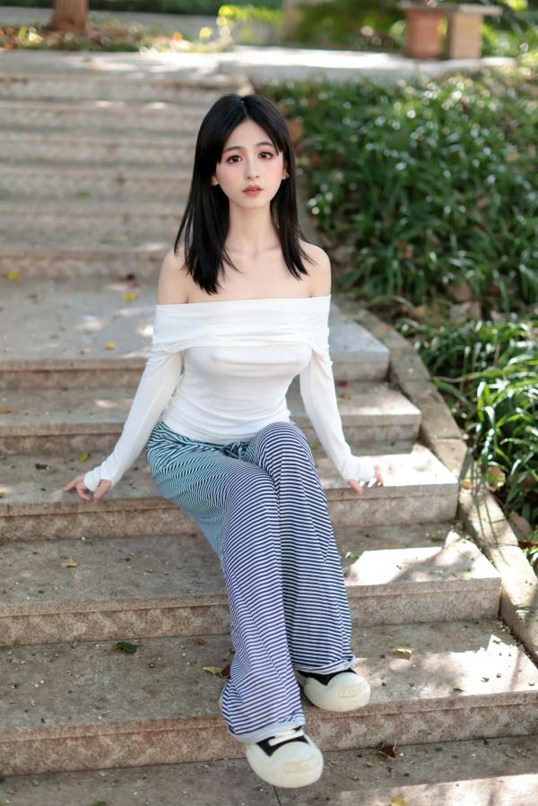    [XR] 奶芙乔乔居家写真：清纯甜美与性感慵懒的完美结合，一字肩上衣演绎迷人私房节奏！[85P]第44张图片