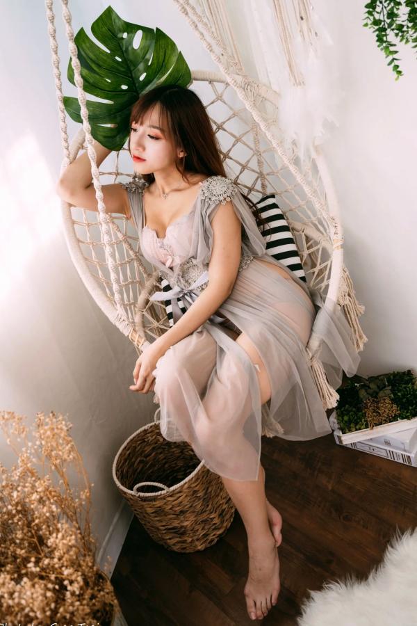    轩颖 - 柔美蕾丝睡衣私房写真，唯美光影下的纯欲女神 [83P]第9张图片