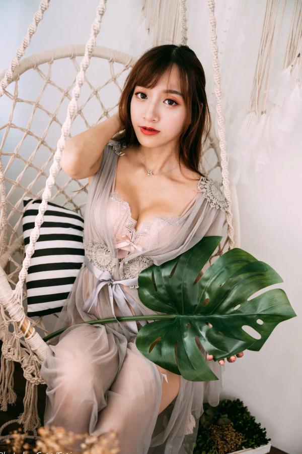    轩颖 - 柔美蕾丝睡衣私房写真，唯美光影下的纯欲女神 [83P]第11张图片