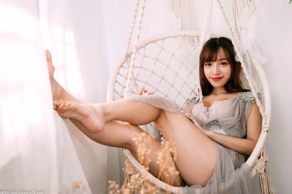    轩颖 - 柔美蕾丝睡衣私房写真，唯美光影下的纯欲女神 [83P]第14张图片