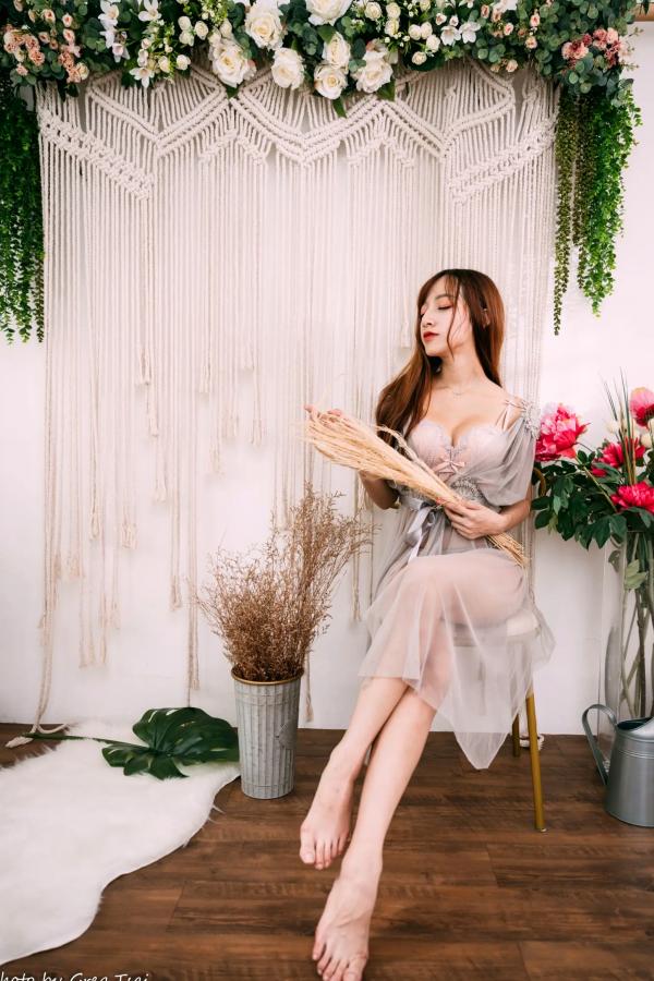    轩颖 - 柔美蕾丝睡衣私房写真，唯美光影下的纯欲女神 [83P]第18张图片