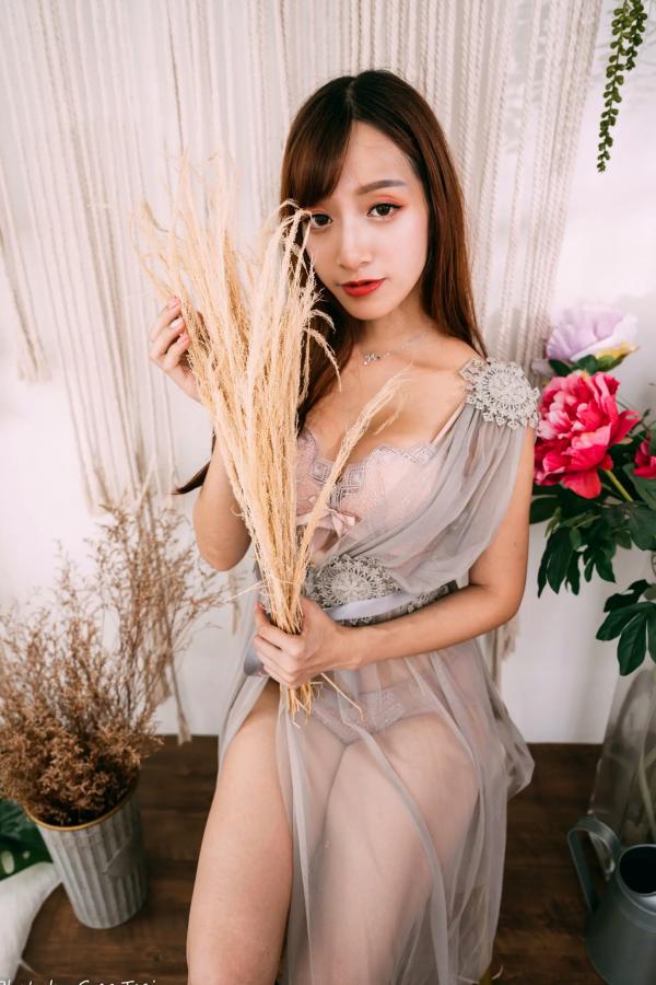    轩颖 - 柔美蕾丝睡衣私房写真，唯美光影下的纯欲女神 [83P]第20张图片