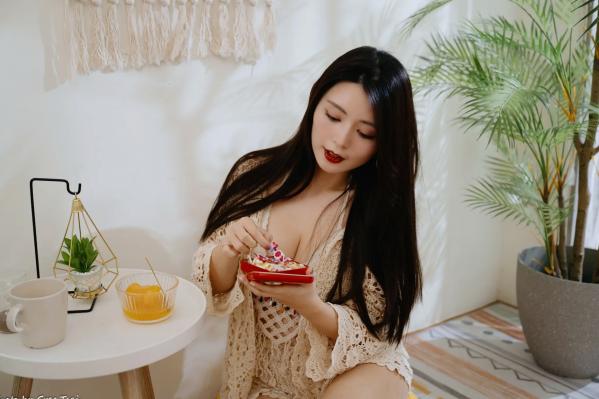    筱筱 - 唯美镂空编织居家私房棚拍，气质女神展现温婉优雅魅力，清新治愈范儿[100P]第15张图片