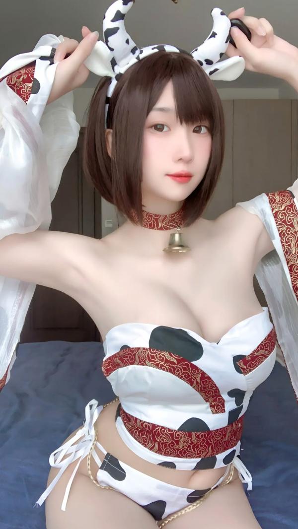    瓦斯塔亚小龙虾 - 奶牛角色扮演卧室私房自拍包 [45P]第14张图片