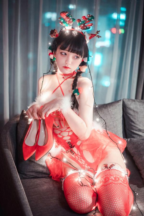    韩国美女Jenny-정제니-圣诞特辑2020私房写真：麋鹿装扮与红黑蕾丝内衣，展现极致身材比例第11张图片