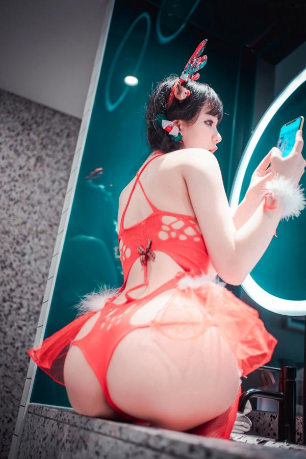    韩国美女Jenny-정제니-圣诞特辑2020私房写真：麋鹿装扮与红黑蕾丝内衣，展现极致身材比例第78张图片