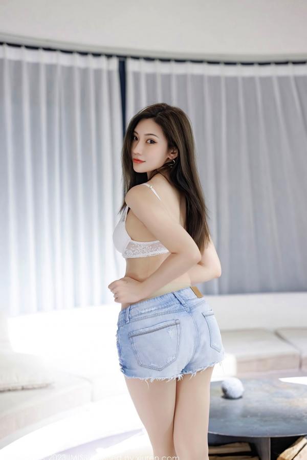    IMiss爱蜜社第727期：小狐狸Kathryn私房写真，黑T牛仔热裤尽显修长美腿，白色蕾丝内衣演绎极致诱惑，冷艳与清纯并存，无圣光大尺度精品第23张图片