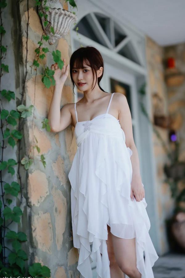   惠宁 - 富锦街清新气质写真，白色吊带长裙文艺少女，静谧时光优雅随拍 [93P]第6张图片