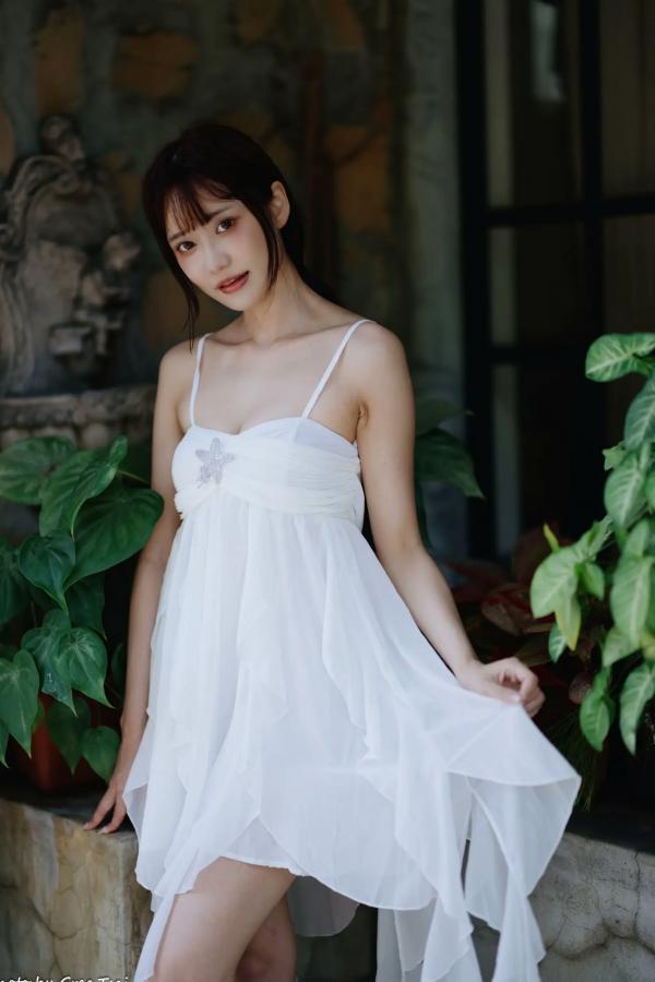    惠宁 - 富锦街清新气质写真，白色吊带长裙文艺少女，静谧时光优雅随拍 [93P]第10张图片