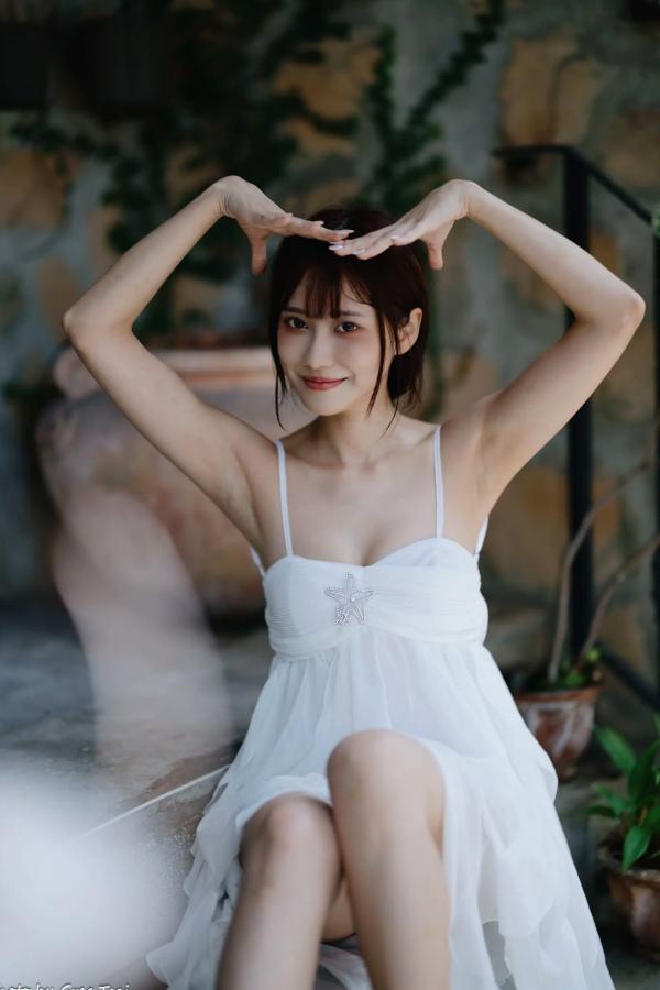    惠宁 - 富锦街清新气质写真，白色吊带长裙文艺少女，静谧时光优雅随拍 [93P]第19张图片